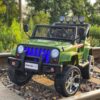 Дитячий повнопривідний електромобіль Bambi Jeep Sunshine Military з багажником та ручкою для транспортування, зелений камуфляж