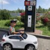 Дитячий повнопривідний електромобіль Bambi Mercedes Biturbo Sport (MP3) з ручкою для транспортування, білий