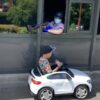 Дитячий повнопривідний електромобіль Bambi Mercedes Biturbo Sport (MP3) з ручкою для транспортування, білий