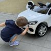 Дитячий повнопривідний електромобіль Bambi BMW Biturbo V8 (MP3) з ручкою для транспортування, білий
