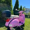 Дитячий електромотоцикл Bambi Vespa (MP3) з багажником та додатковими коліщадками, рожевий
