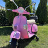 Дитячий електромотоцикл Bambi Vespa (MP3) з багажником та додатковими коліщадками, рожевий