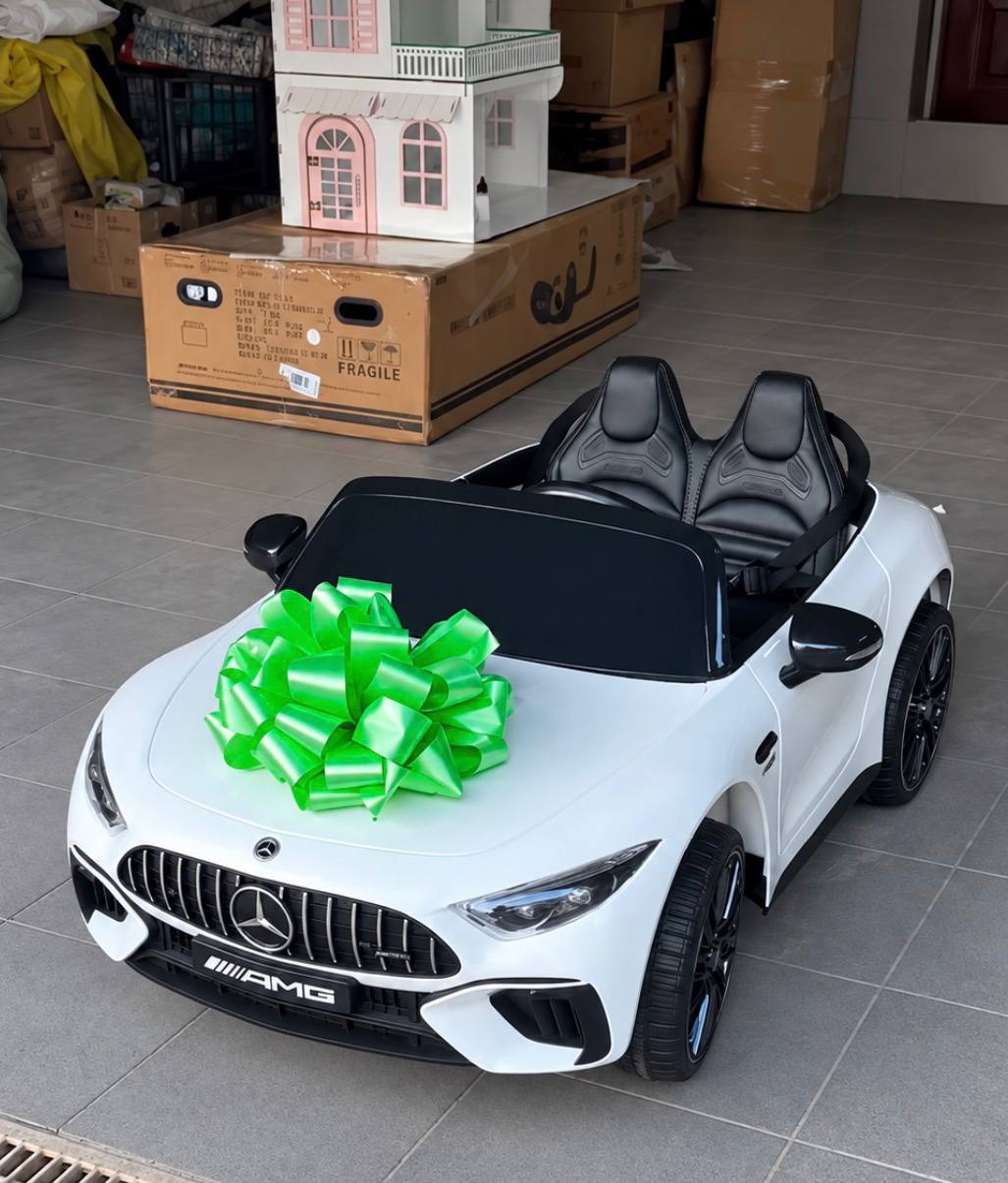 Дитячий двомісний повнопривідний електромобіль Bambi Mercedes-Benz AMG SL63 (MP3) з додатковими коліщадками, білий