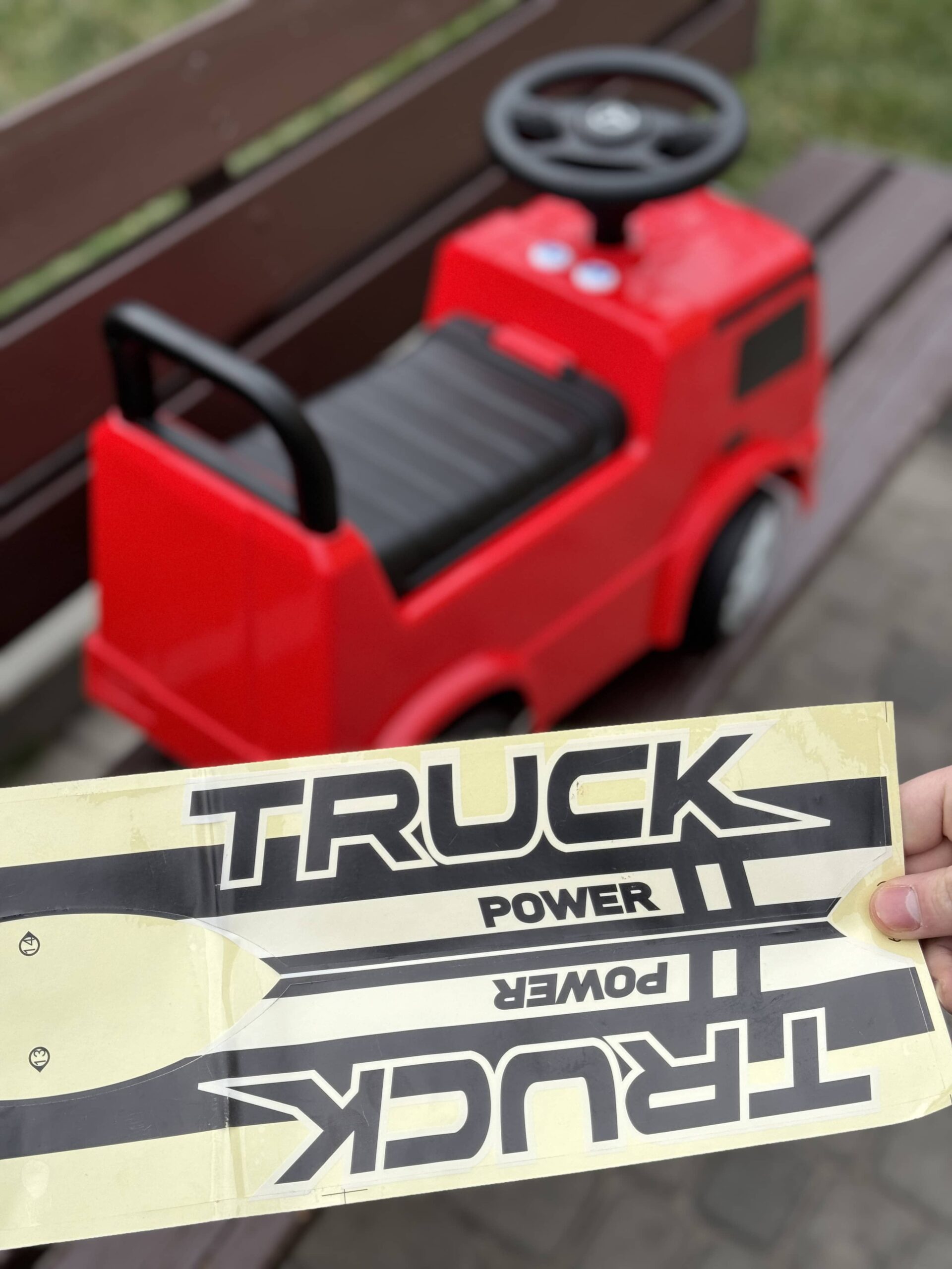 Дитячий толокар Bambi Mercedes Antos Truck Power з багажником та ручкою для транспортування, червоний