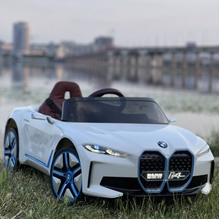 Детский полноприводный электромобиль Bambi BMW I4, белый.