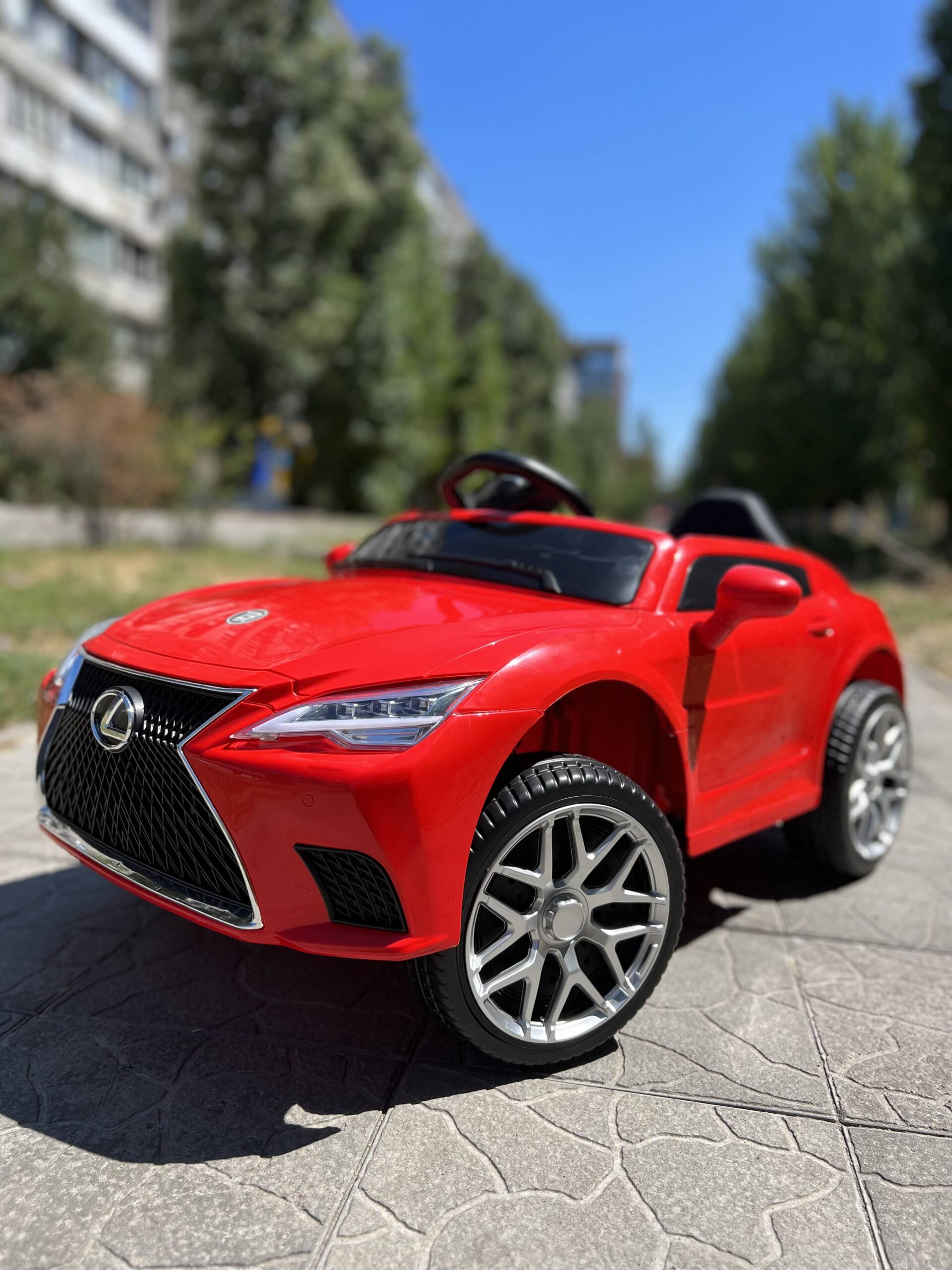 Детский полноприводный электромобиль Bambi Lexus, красный, красный