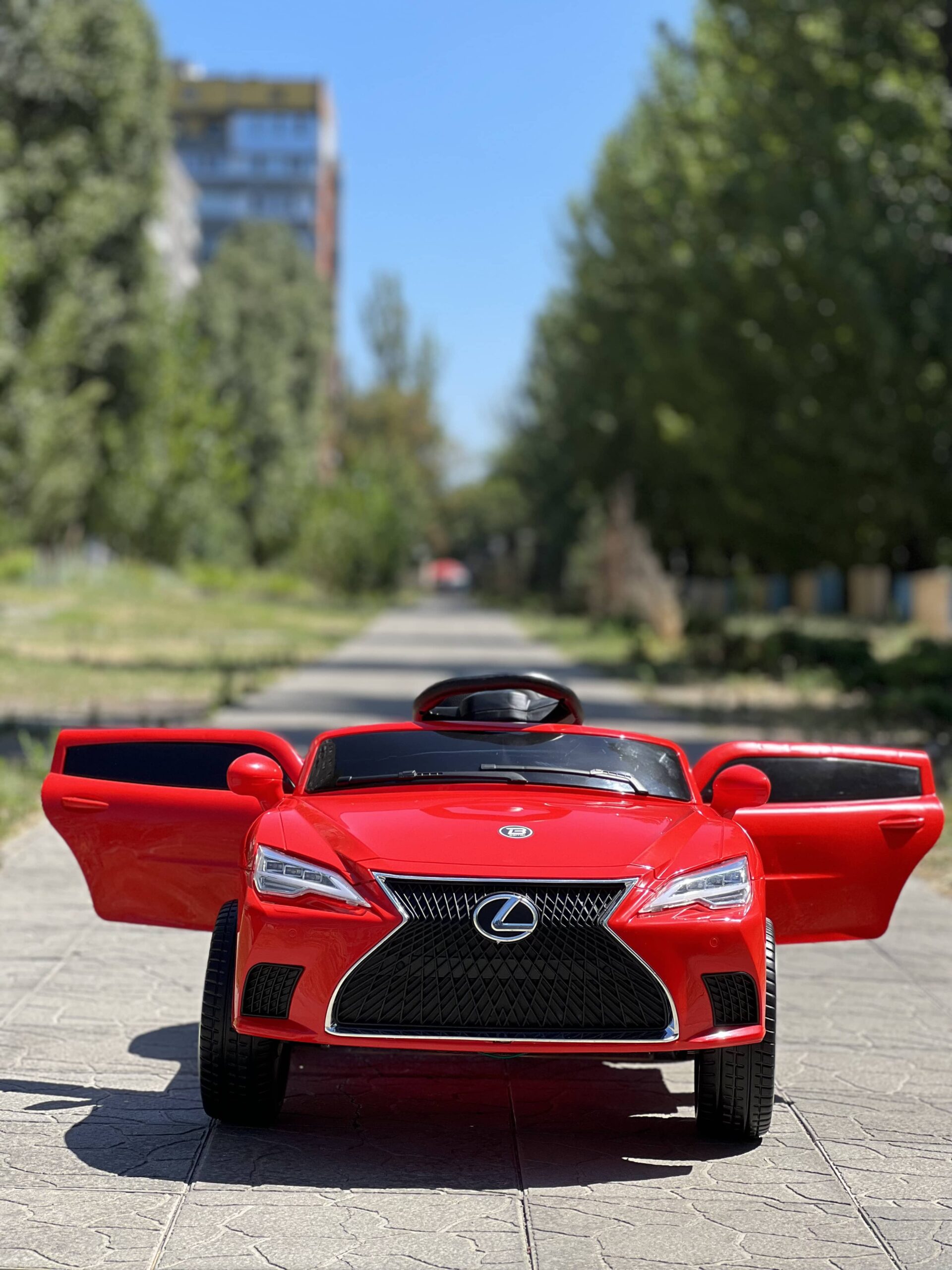 Детский полноприводный электромобиль Bambi Lexus, красный, красный