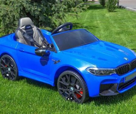 Дитячий електромобіль Bambi BMW M5 CS (MP3) з додатковими коліщадками та ручкою для транспортування, синій
