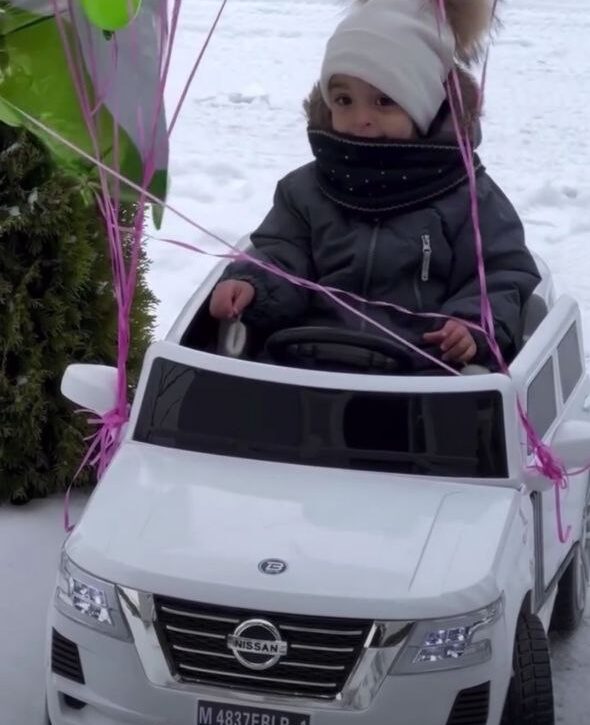 Детский полноприводный электромобиль Bambi Nissan X-Trail (MP3), белый