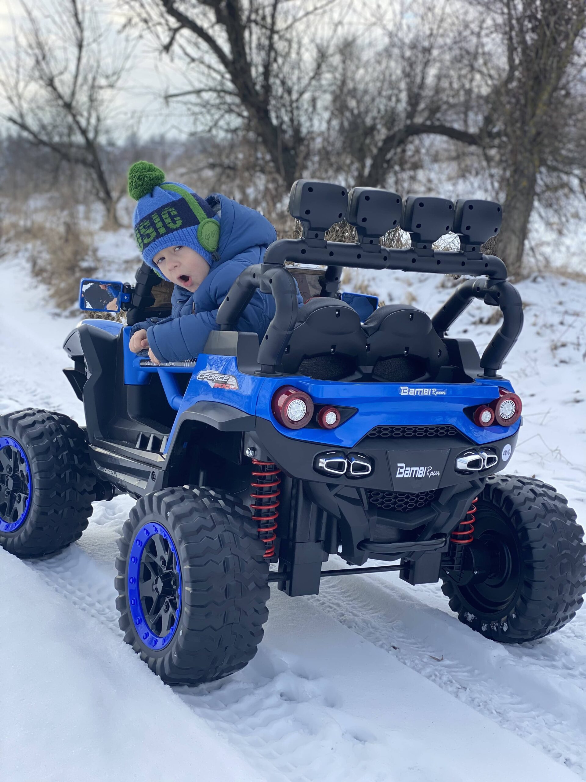 Детский полноприводный электромобиль Bambi Buggy GForce 200 с кондиционером и ручкой для транспортировки, до 60 кг, до 8 км, голубой