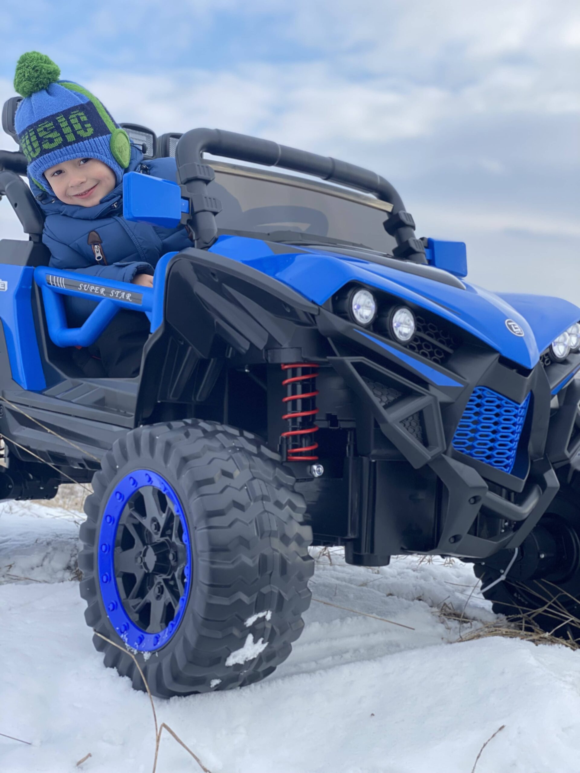 Детский полноприводный электромобиль Bambi Buggy GForce 200 с кондиционером и ручкой для транспортировки, до 60 кг, до 8 км, голубой