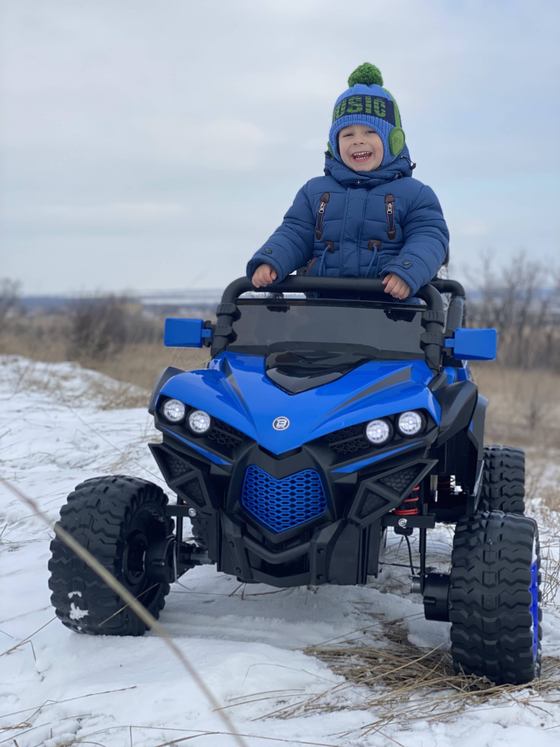 Детский полноприводный электромобиль Bambi Buggy GForce 200 с кондиционером и ручкой для транспортировки, до 60 кг, до 8 км, голубой