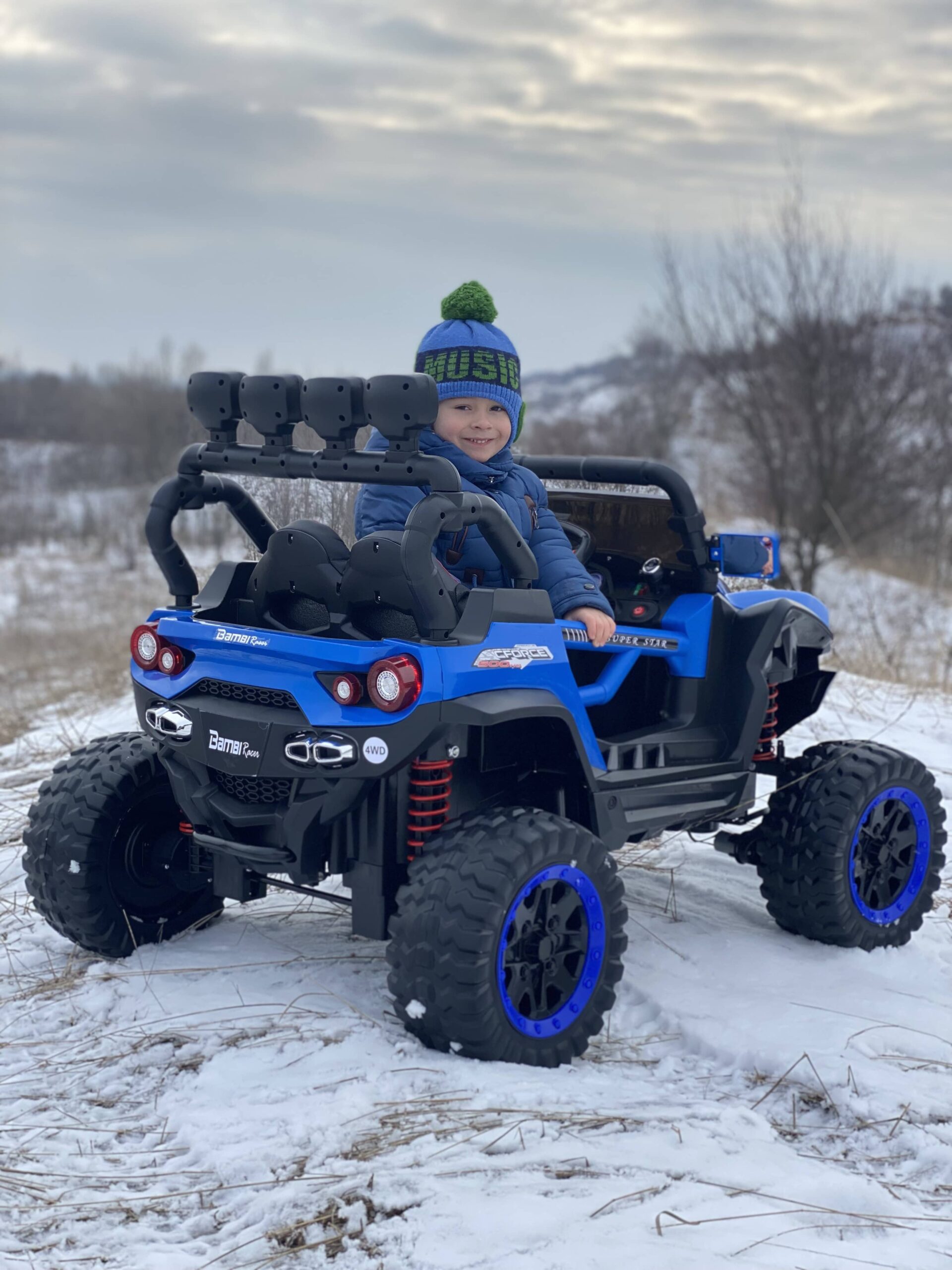 Детский полноприводный электромобиль Bambi Buggy GForce 200 с кондиционером и ручкой для транспортировки, до 60 кг, до 8 км, голубой