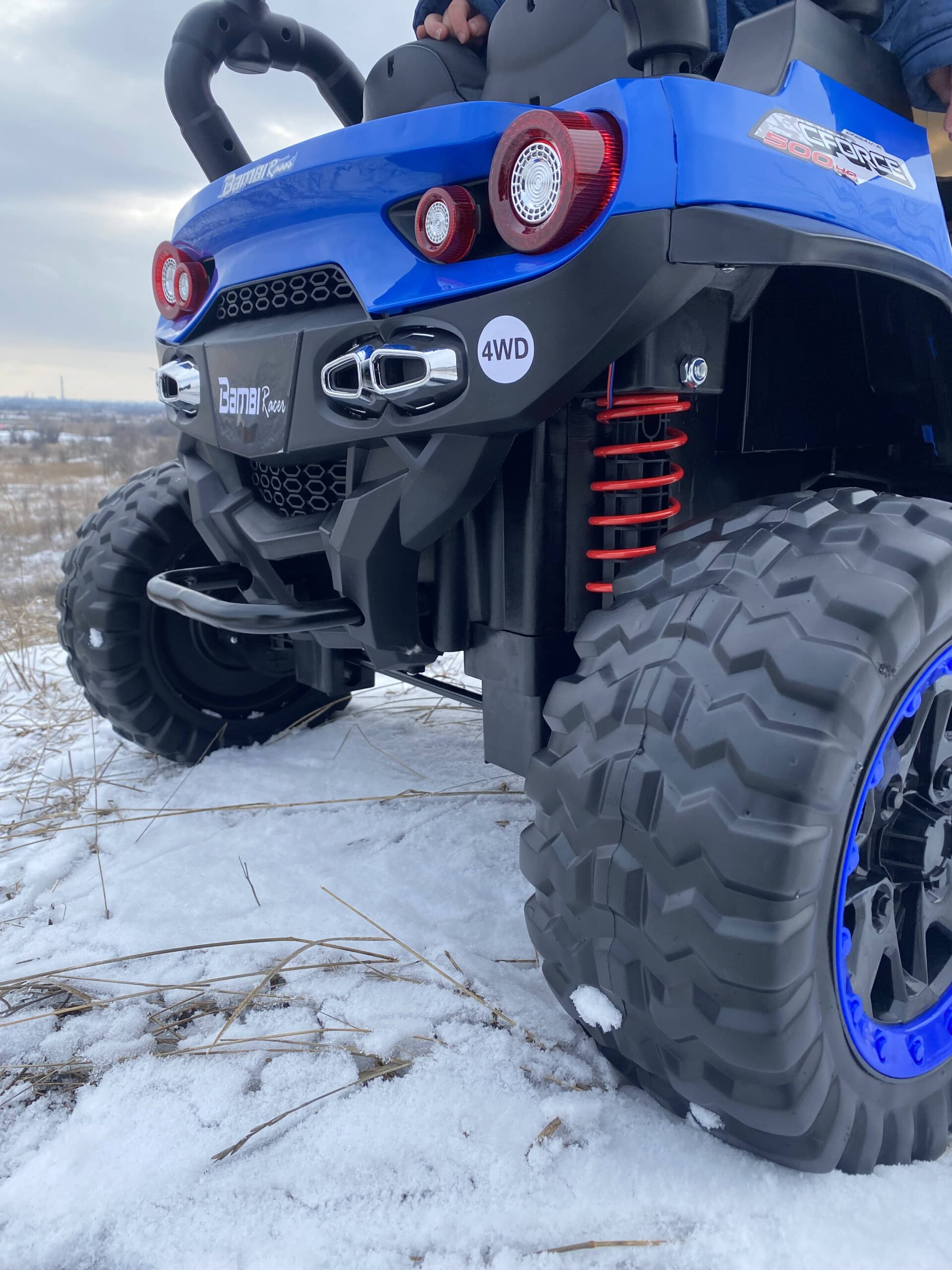 Детский полноприводный электромобиль Bambi Buggy GForce 200 с кондиционером и ручкой для транспортировки, до 60 кг, до 8 км, голубой