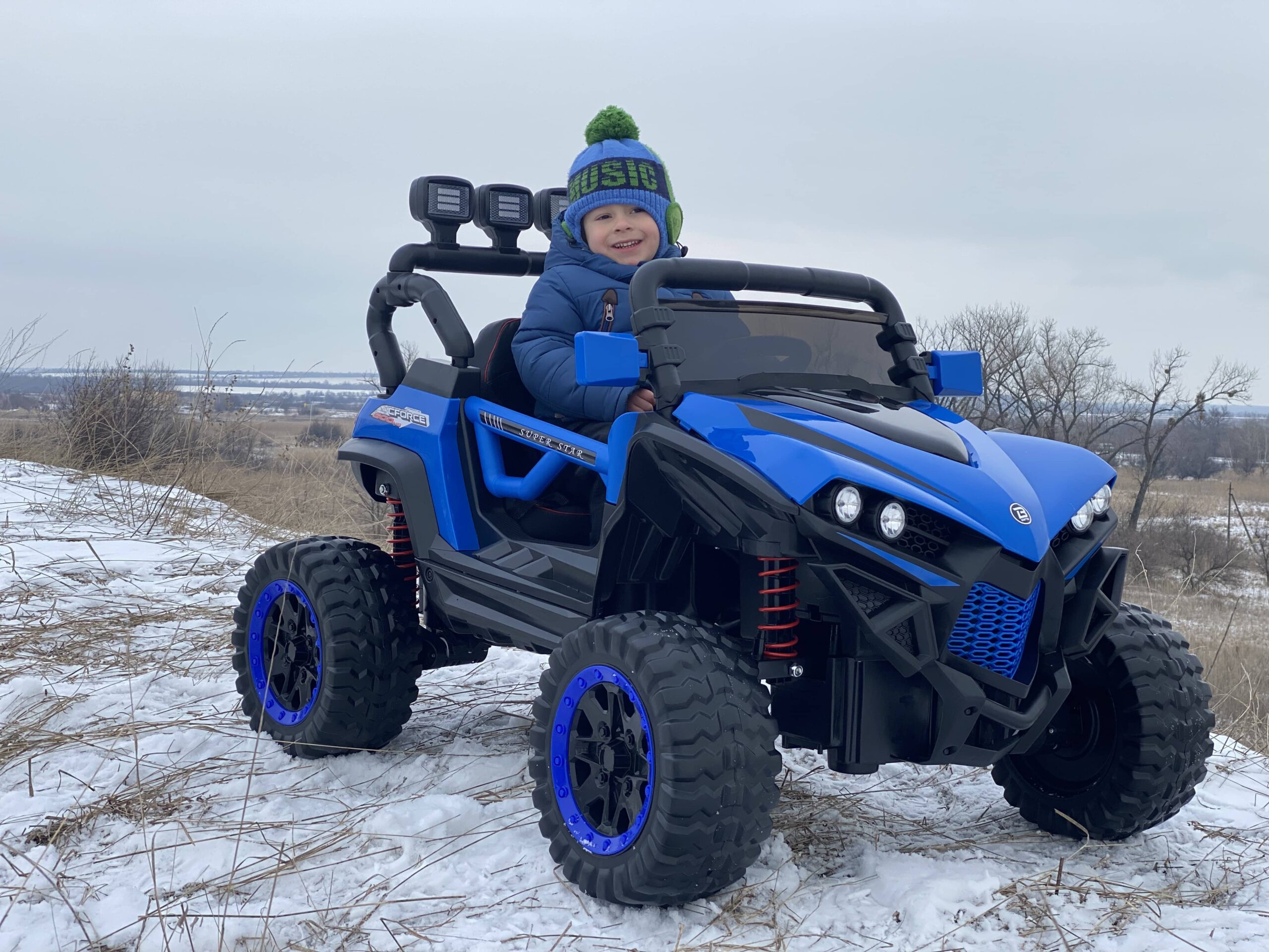 Детский полноприводный электромобиль Bambi Buggy GForce 200 с кондиционером и ручкой для транспортировки, до 60 кг, до 8 км, голубой