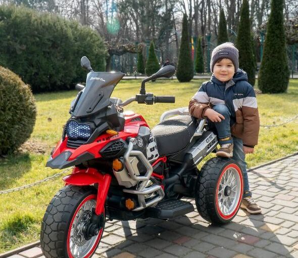 Дитячий електромотоцикл BMW R1250 GS Adventure триколісний з підсвіткою, червоний