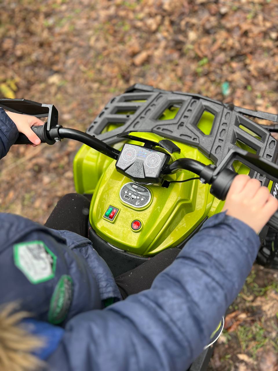 Дитячий повнопривідний електроквадроцикл Bambi Power Ranger (MP3) з пультом керування, зелений