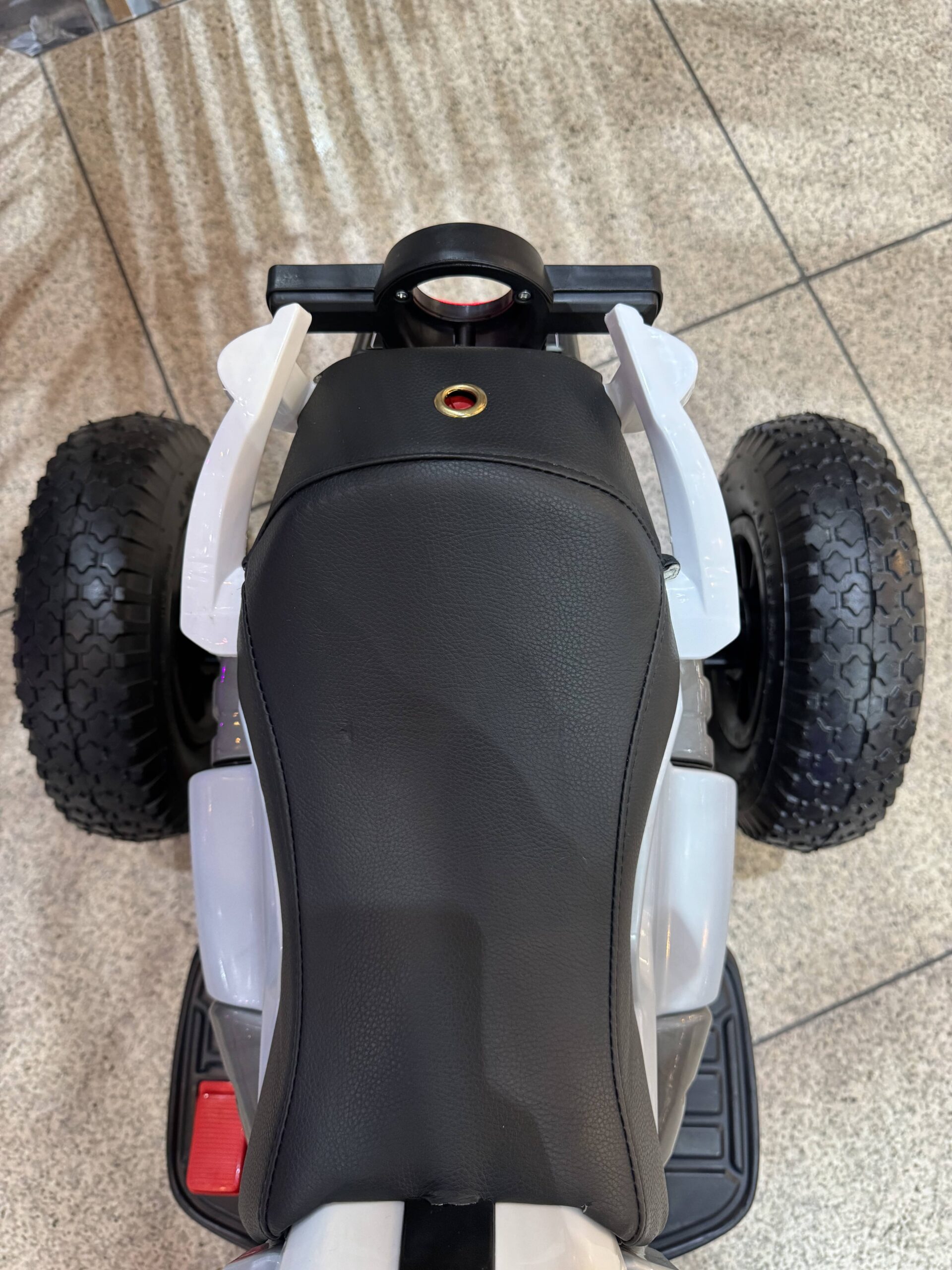 Детский электромотоцикл Bambi BMW R nineT Pure NEW (MP3) трехколесный с резиновыми колесами, белый