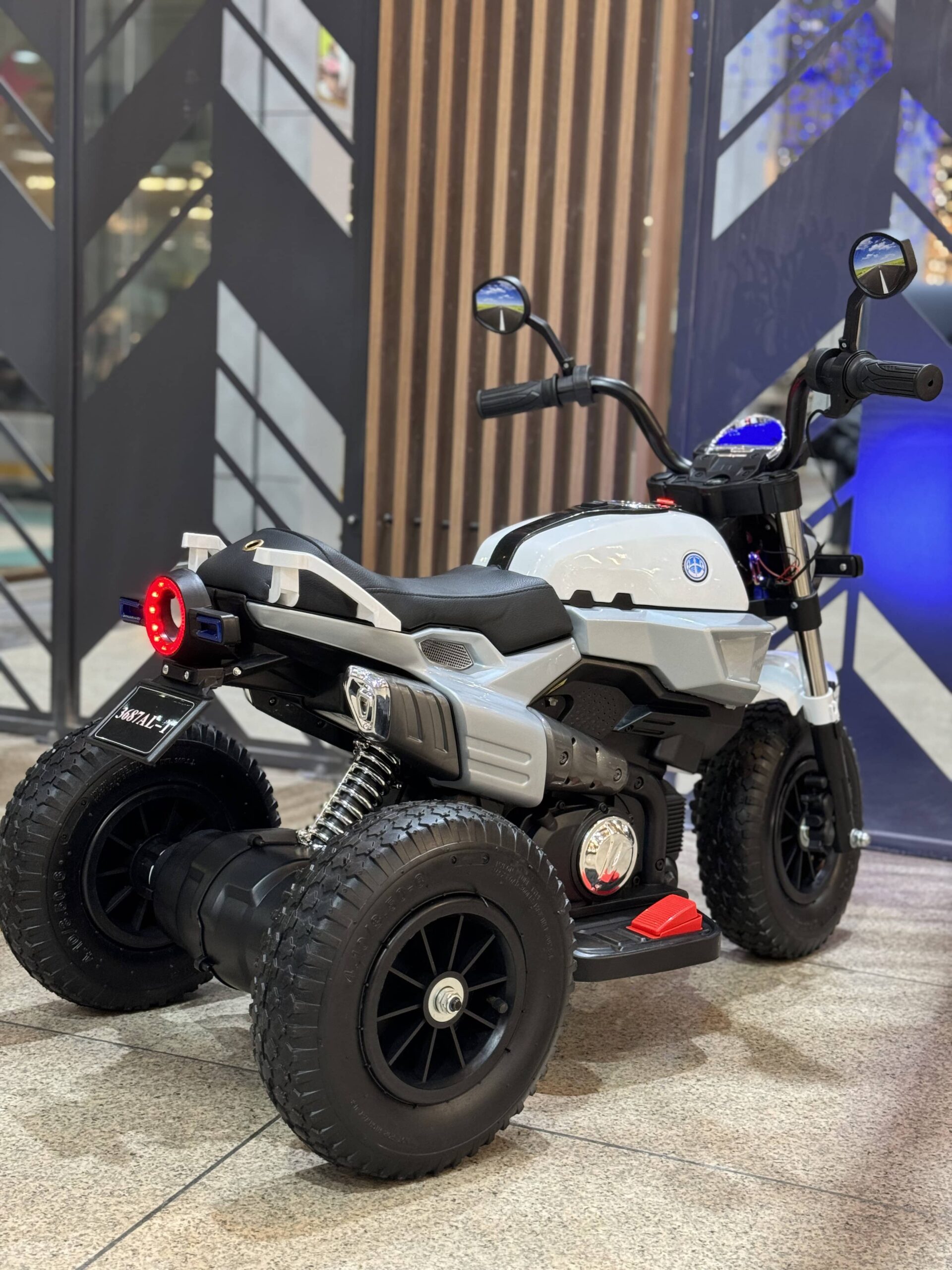 Детский электромотоцикл Bambi BMW R nineT Pure NEW (MP3) трехколесный с резиновыми колесами, белый