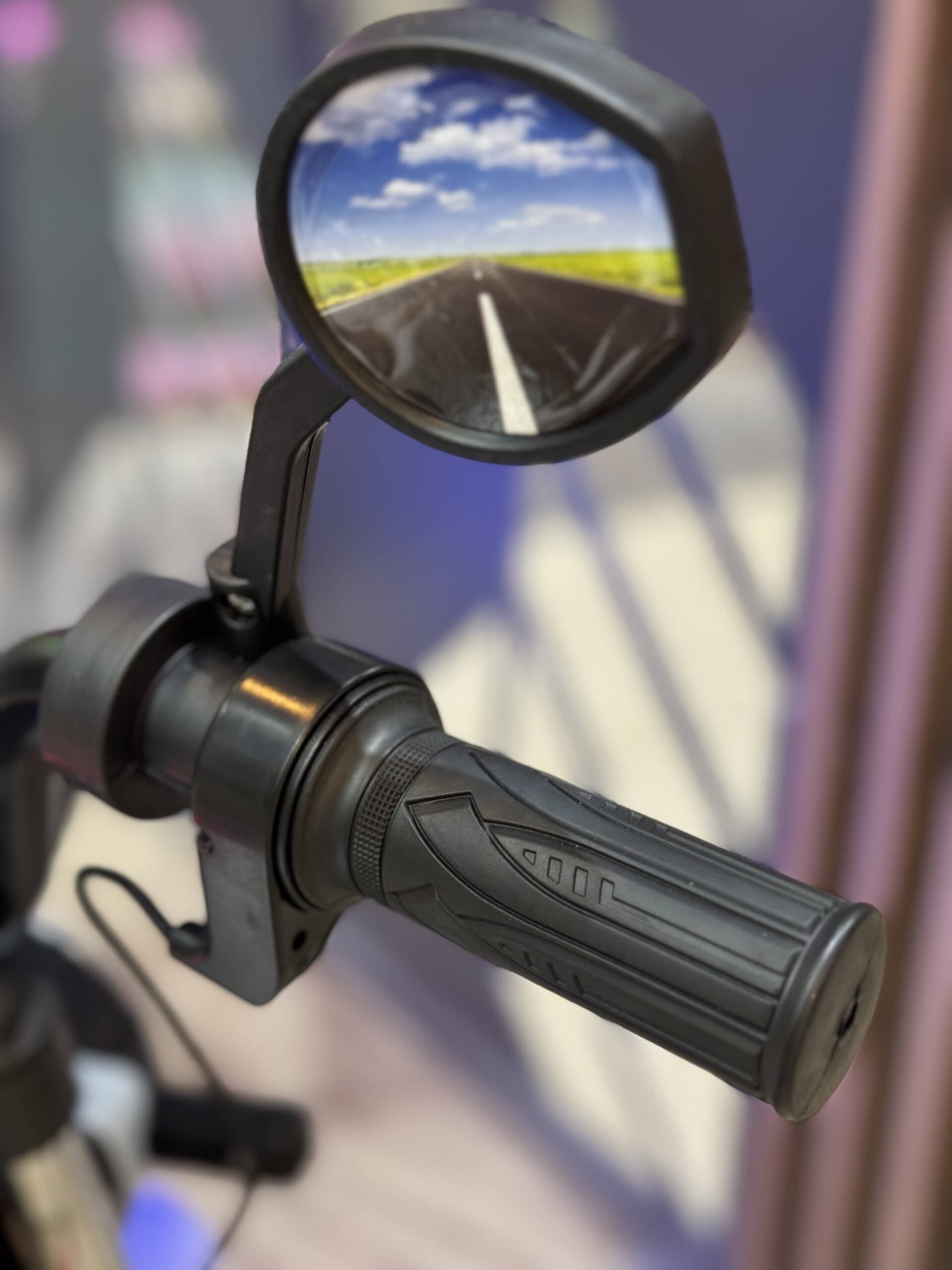 Детский электромотоцикл Bambi BMW R nineT Pure NEW (MP3) трехколесный с резиновыми колесами, белый