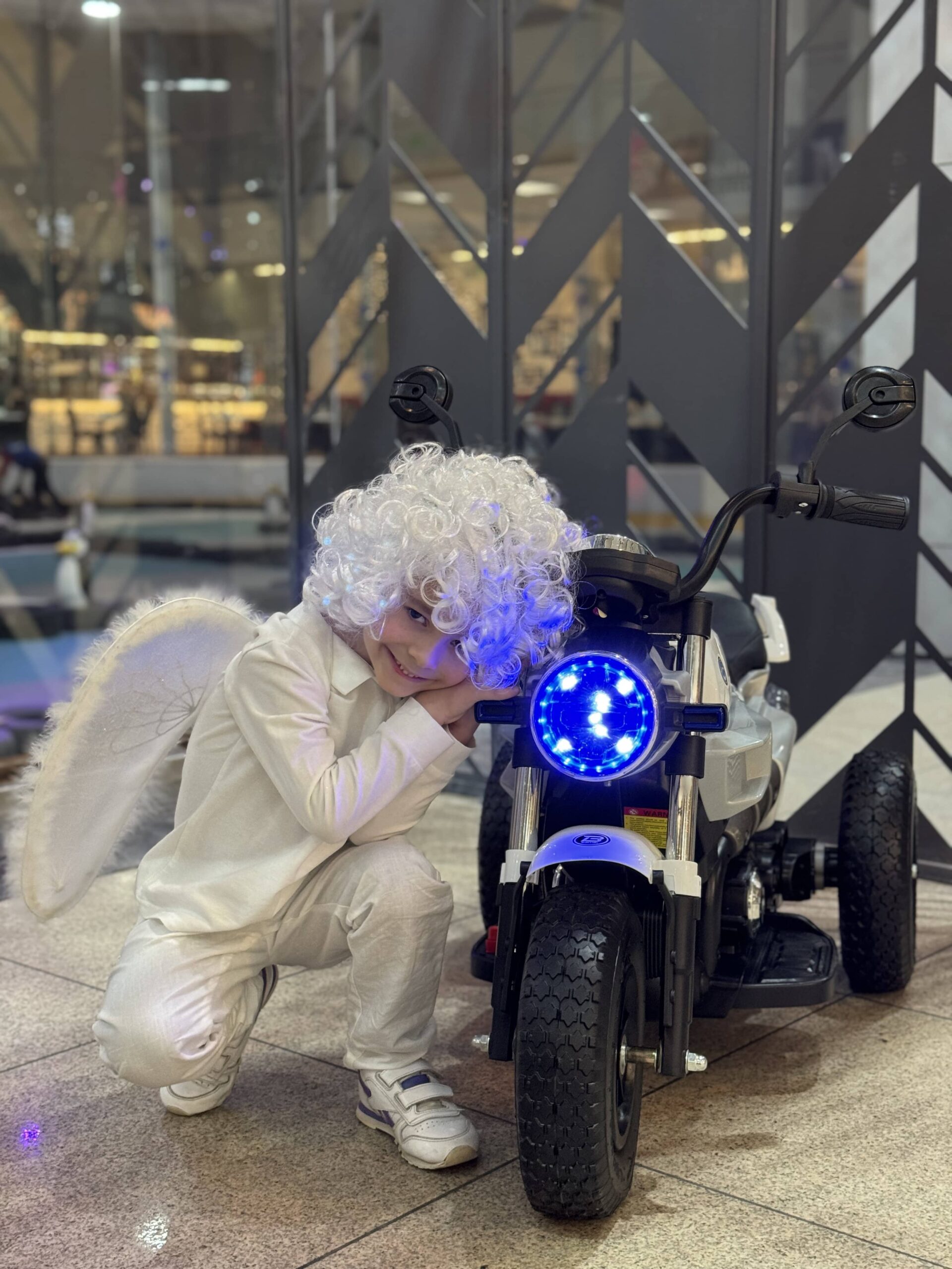 Детский электромотоцикл Bambi BMW R nineT Pure NEW (MP3) трехколесный с резиновыми колесами, белый