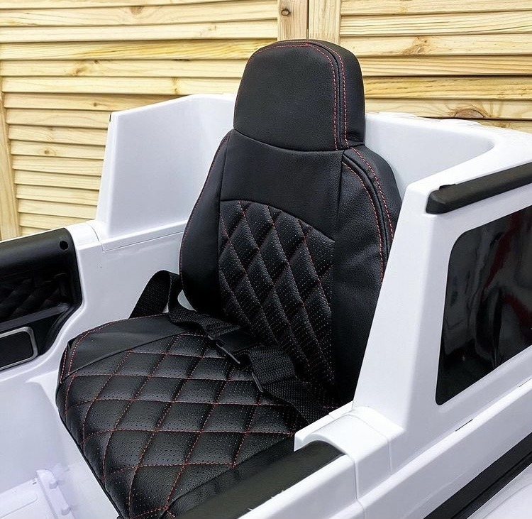 Дитячий електромобіль Bambi Mercedes G63 AMG (MP3) з ручкою для транспортування, білий