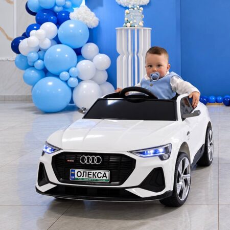 Дитячий електромобіль з пультом керування Bambi Audi E-tron Sportback, білий