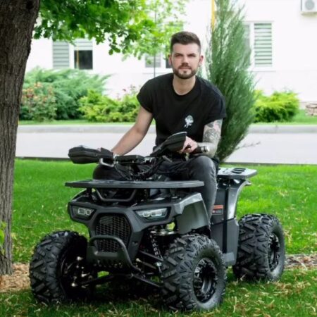 Напівпрофесійний електроквадроцикл для підлітків та дорослих Profi 1450W Hunter (MP3), чорний