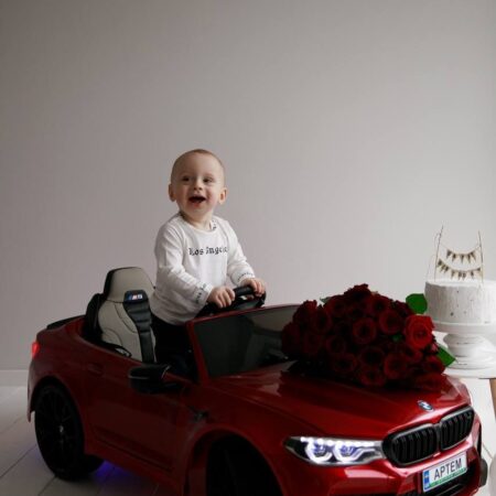 Дитячий електромобіль Bambi BMW M5 СS (MP3) з додатковими коліщадками, ручкою для транспортування та автофарбуванням, червоний