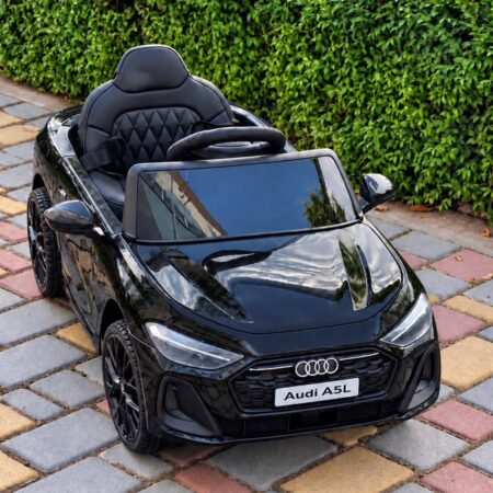 Детский электромобиль Bambi Audi Q3 одноместный с кожаным сиденьем, черная